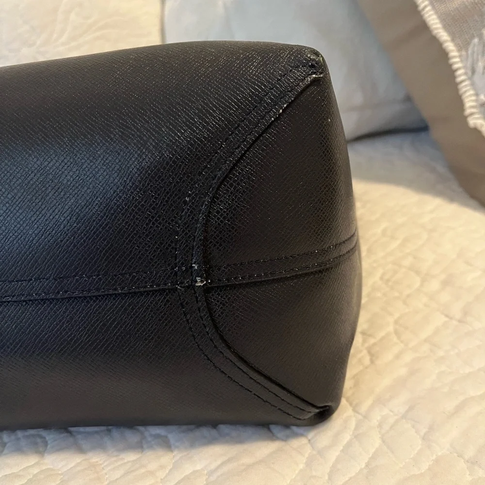 Coach EUC Reversible Navy & flower Tote with Structured Design and Gold Accents - Picture 7 of 14